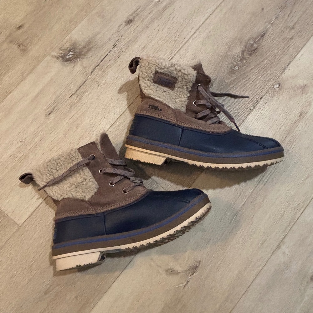 LL Bean boots size 4